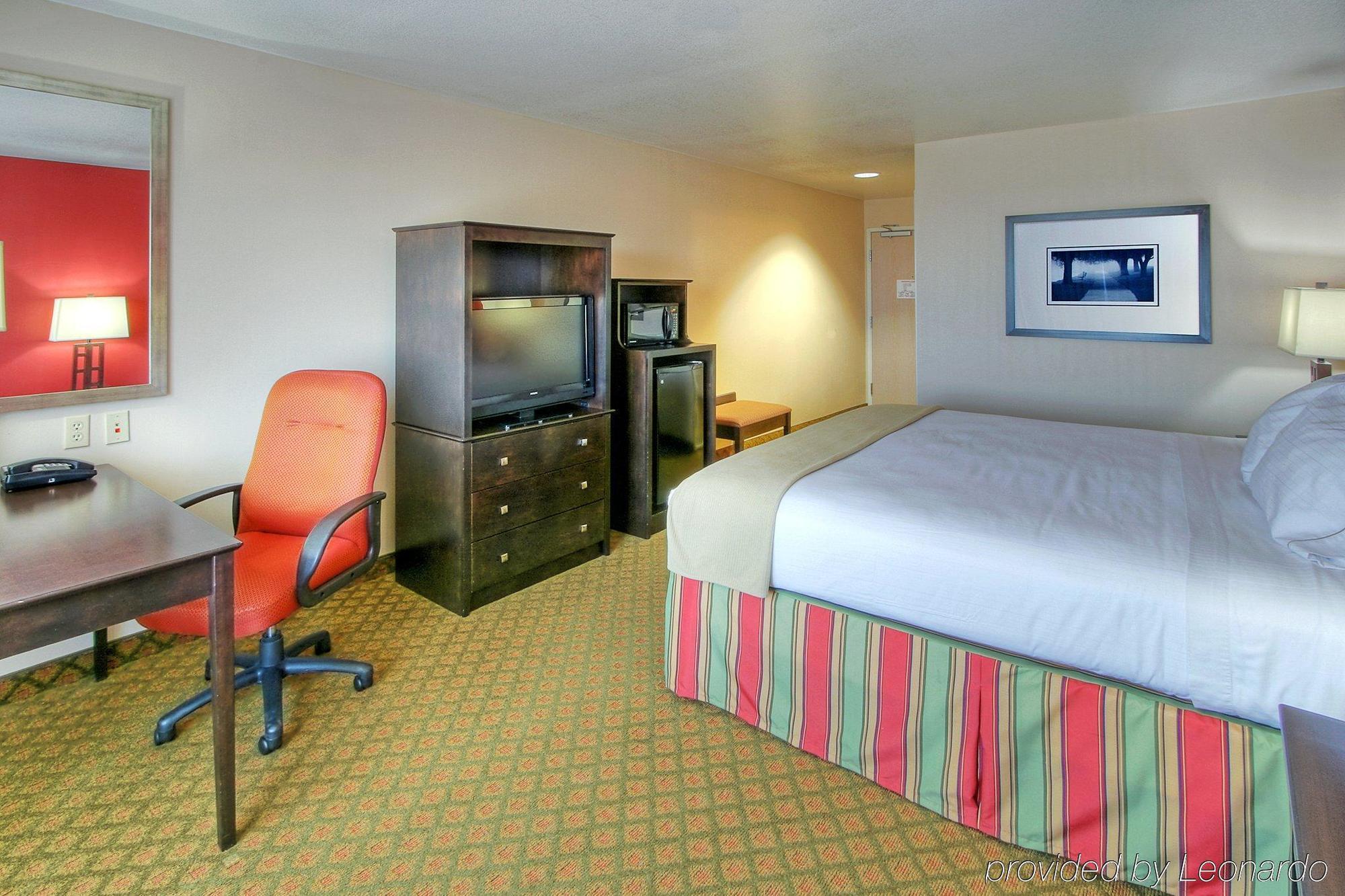 Holiday Inn Express And Suites - Tucumcari, An Ihg Hotel Room photo